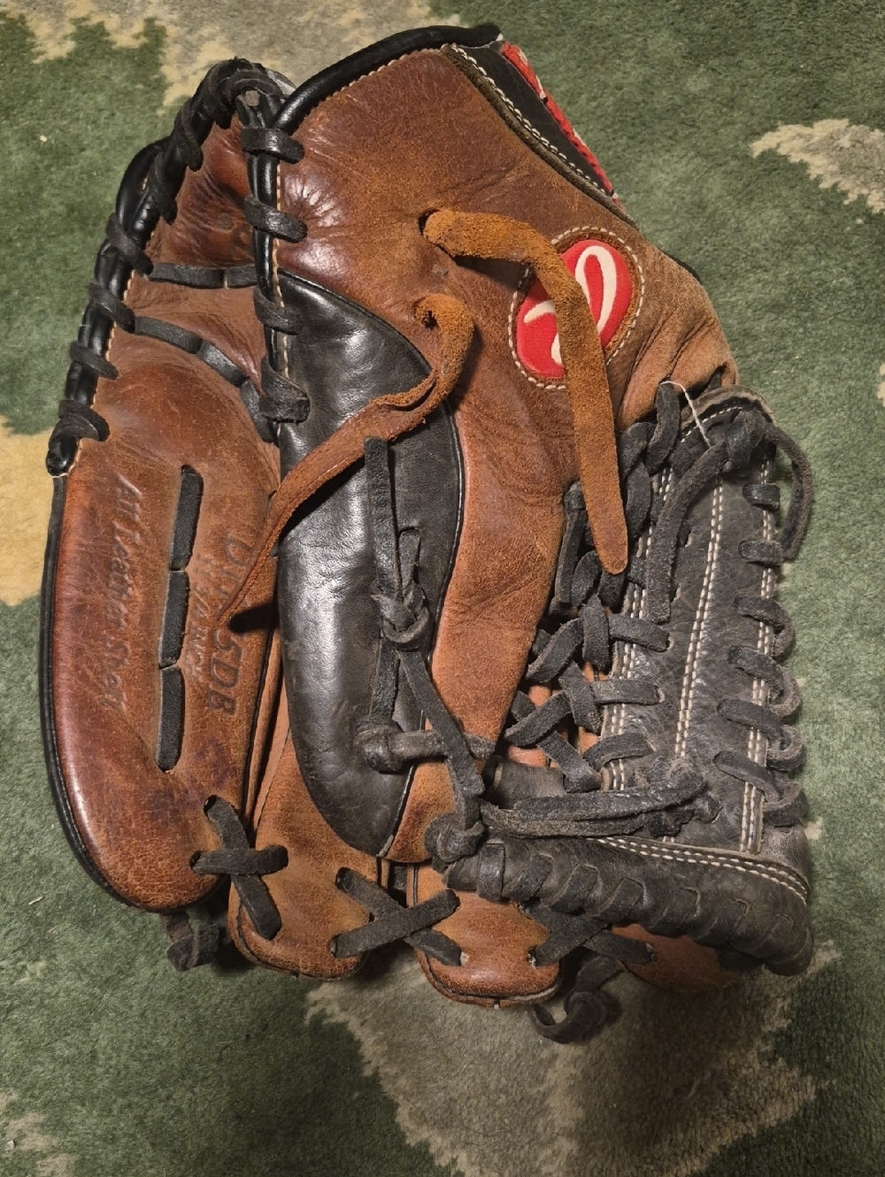 Rawlings Brown and Black Leather Baseball Glove with Red Logo